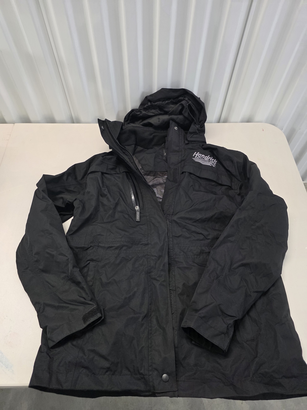 Team Hendrick Motorsports Rain Jacket Adult Size Med Black Hooded Full Zip Oobe